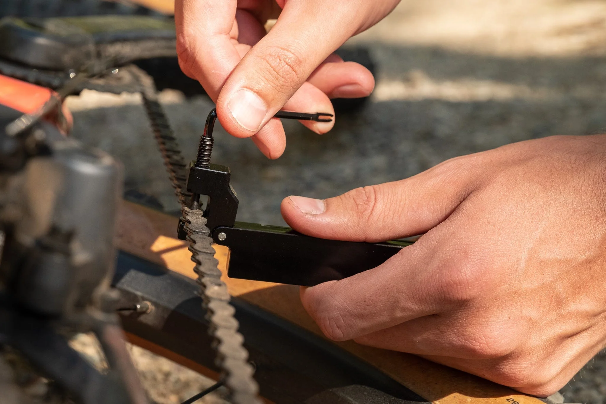 8-Bit Chainbreaker + Utility Knife Multi-Tool - Image 9