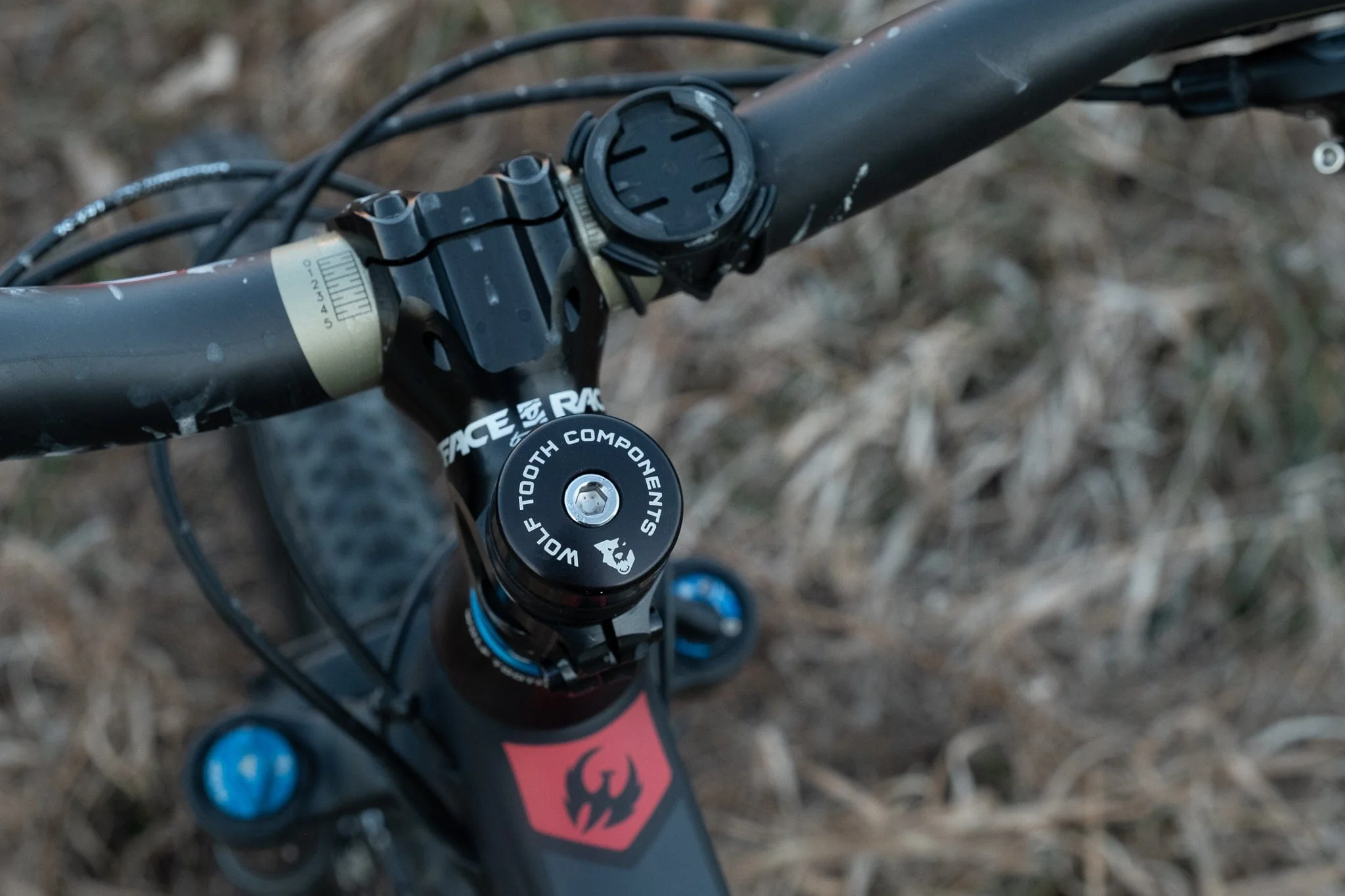 Compression Plug with Integrated Spacer Stem Cap - Image 12